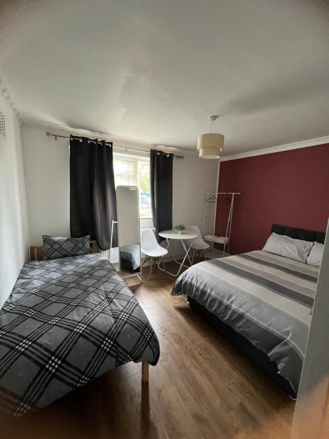 Large Room With Two Bed In Central Londen Buitenkant foto