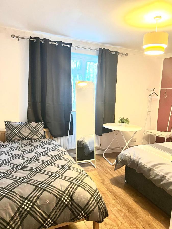 Large Room With Two Bed In Central Londen Buitenkant foto