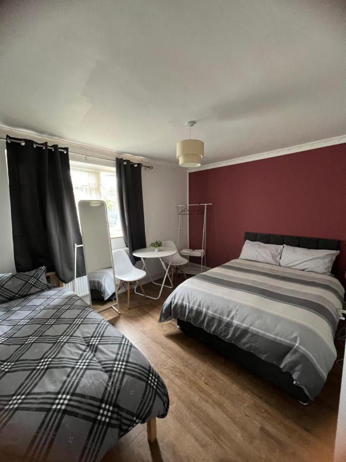 Large Room With Two Bed In Central Londen Buitenkant foto