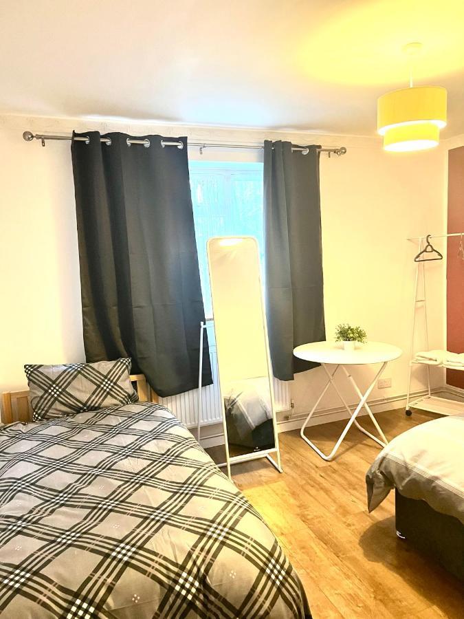 Large Room With Two Bed In Central Londen Buitenkant foto